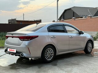 2021 Kia Rio IV Рестайлинг, серый, 1650000 рублей, вид 3