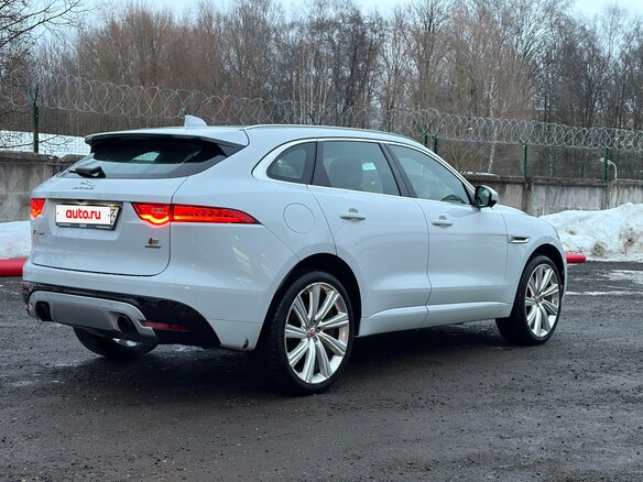 2016 Jaguar F-Pace I, белый, 2400000 рублей - вид 7