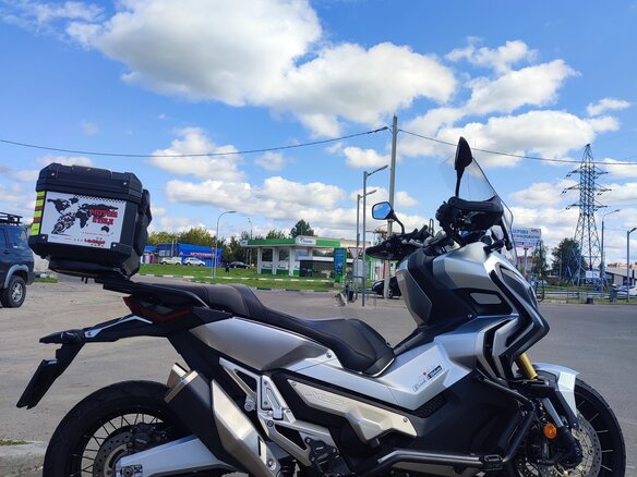 2017 Honda X-ADV, серебристый, 800000 рублей - вид 4