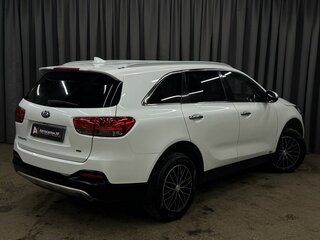 2017 Kia Sorento III Prime Рестайлинг, белый, 2199900 рублей, вид 4