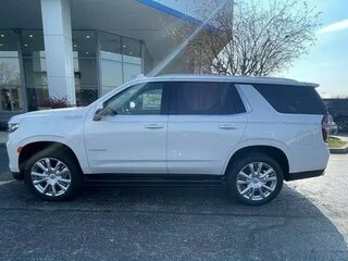 2022 Chevrolet Tahoe V, белый, 16229287 рублей, вид 3