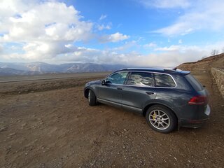 2012 Volkswagen Touareg II, серый, 1700000 рублей, вид 3