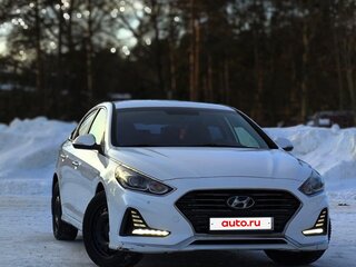 2017 Hyundai Sonata VII (LF) Рестайлинг, белый, 1790000 рублей, вид 4