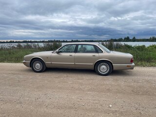 1999 Jaguar XJ II (X308), золотистый, 1200000 рублей, вид 4