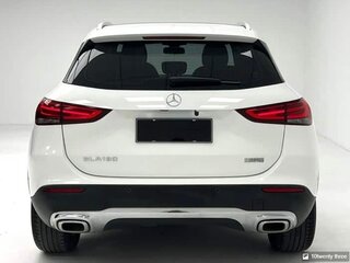 2022 Mercedes-Benz GLA 180 II (H247), белый, 2517000 рублей, вид 2