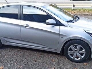 2015 Hyundai Solaris I Рестайлинг, серый, 980000 рублей, вид 4