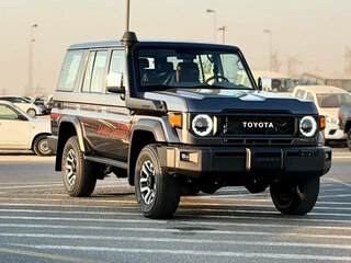2026 Toyota Land Cruiser 76 70 Series Рестайлинг 2, серый, 11999999 рублей, вид 1