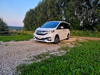 2015 Honda Stepwgn V, белый, 2200000 рублей, вид 1