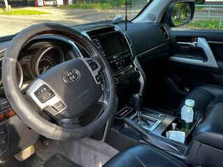 2014 Toyota Land Cruiser 200 Series Рестайлинг 1, чёрный, 4300000 рублей, вид 4