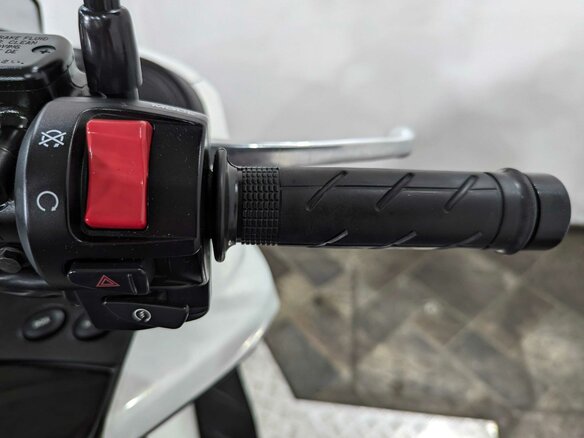 2012 Honda Forza, белый, 335000 рублей - вид 11