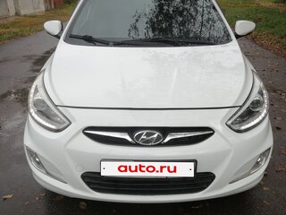 2013 Hyundai Solaris I, белый, 650000 рублей, вид 2