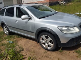 2013 Skoda Octavia Scout II (A5) Рестайлинг, серебристый, 1300000 рублей, вид 2