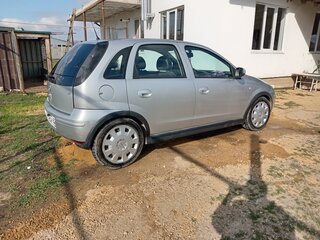 2004 Opel Corsa C Рестайлинг, серебристый, 550000 рублей, вид 2
