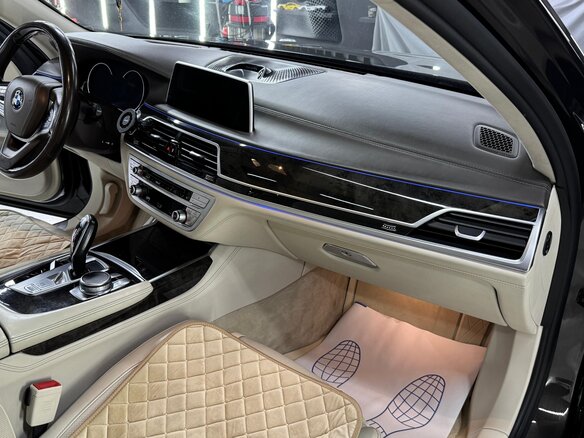 2015 BMW 7 серии Long 750Li xDrive VI (G11/G12), коричневый, 3800000 рублей - вид 8