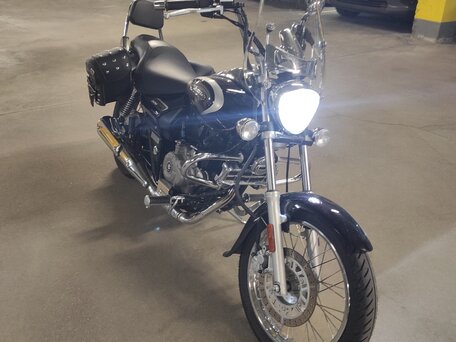 2025 Bajaj Avenger, чёрный, 240000 рублей, вид 1