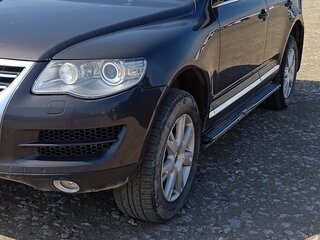 2008 Volkswagen Touareg I Рестайлинг, серый, 1000000 рублей, вид 1