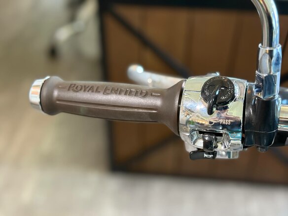 2026 Royal Enfield Classic 650, зелёный, 713000 рублей - вид 13