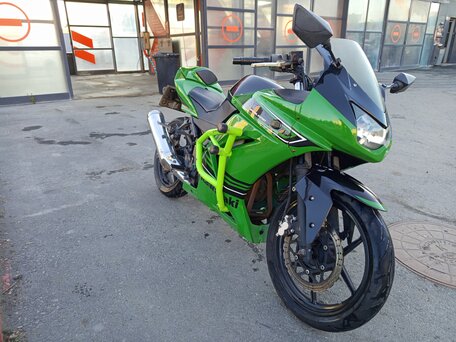 2009 Kawasaki Ninja 250R, зелёный, 250000 рублей, вид 3
