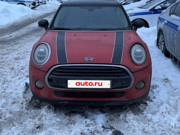 2019 Mini Hatch Cooper III (F55/F56) Рестайлинг, оранжевый, 2455000 рублей - вид 1