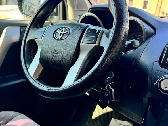 2016 Toyota Land Cruiser Prado 6-speed 150 Series Рестайлинг 1, золотистый, 3855000 рублей - вид 10