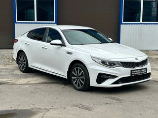 2019 Kia Optima IV Рестайлинг, белый, 2040000 рублей, вид 3