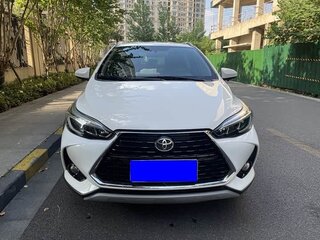 2022 Toyota Yaris L XP150 Рестайлинг, белый, 1365000 рублей, вид 5