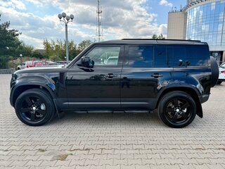 2021 Land Rover Defender 110 II, чёрный, 7950000 рублей, вид 4