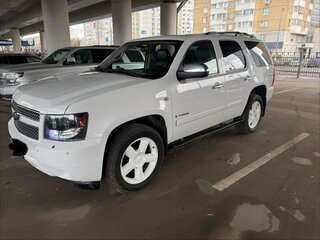 2008 Chevrolet Tahoe III, белый, 1600000 рублей, вид 1