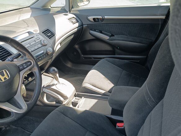 2010 Honda Civic VIII Рестайлинг, чёрный, 900000 рублей - вид 3