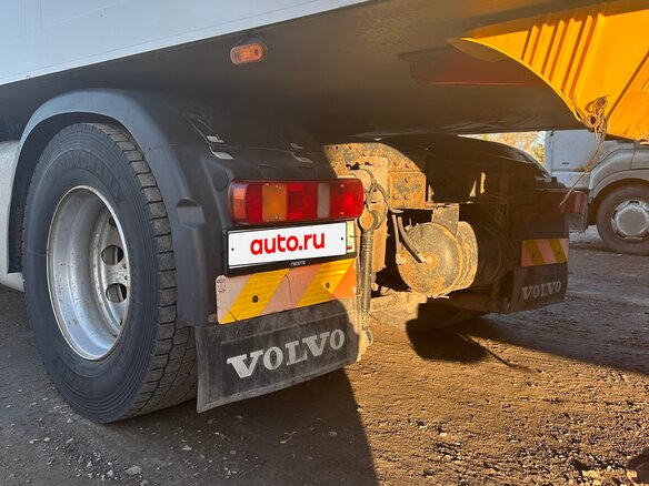 2004 Volvo FH, красный, 3500000 рублей - вид 23