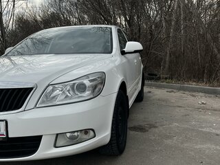2011 Skoda Octavia II (A5) Рестайлинг, белый, 820000 рублей, вид 2