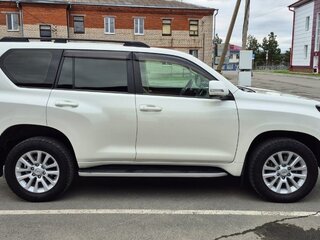 2015 Toyota Land Cruiser Prado 150 Series Рестайлинг 1, белый, 3400000 рублей, вид 4