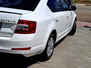 2015 Skoda Octavia III (A7), белый, 1600000 рублей, вид 3