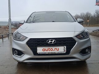 2017 Hyundai Solaris II, серебристый, 1550000 рублей, вид 2