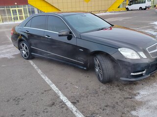 2011 Mercedes-Benz E-Класс 250 7G-Tronic IV (W212, S212, C207), чёрный, 2090000 рублей, вид 2