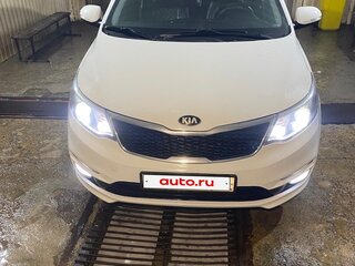 2015 Kia Rio III Рестайлинг, белый, 850000 рублей, вид 1