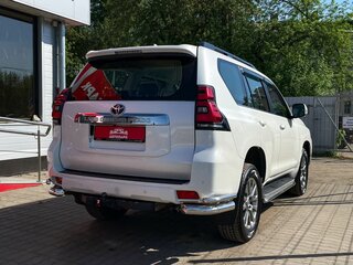 2018 Toyota Land Cruiser Prado 150 Series Рестайлинг 2, белый, 4849000 рублей, вид 3