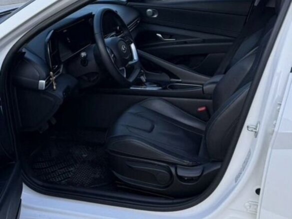 2023 Hyundai Elantra VII (CN7), белый, 1900000 рублей - вид 3