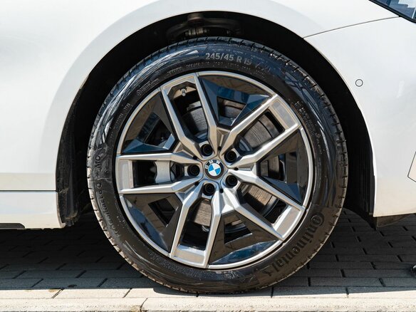 2024 BMW 5 серии Long 530Li xDrive VIII (G60/G61/G68), белый, 7990000 рублей - вид 5