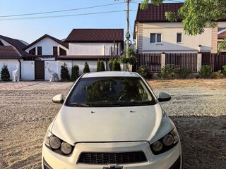 2013 Chevrolet Aveo II, белый, 550000 рублей, вид 1