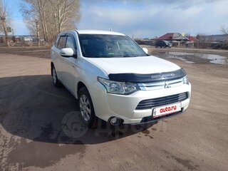 2014 Mitsubishi Outlander III Рестайлинг, белый, 1365000 рублей, вид 2