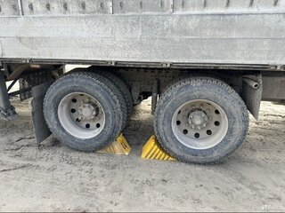 2003 Volvo VNL, белый, 2500000 рублей, вид 5