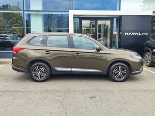 2019 Mitsubishi Outlander III Рестайлинг 3, коричневый, 1999000 рублей, вид 4