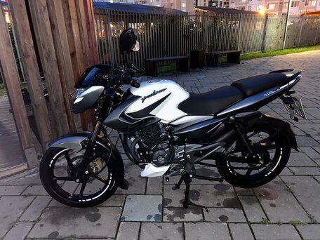 2023 Bajaj Pulsar NS 125, белый, 160000 рублей, вид 3
