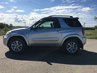 2004 Toyota RAV4 II (XA20) Рестайлинг, серебристый, 1250000 рублей, вид 2