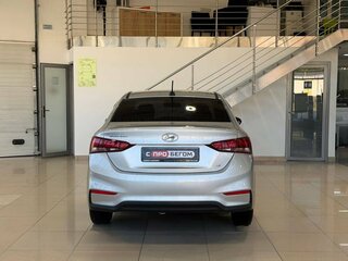 2017 Hyundai Solaris II, серебристый, 1199900 рублей, вид 5