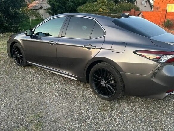 2020 Toyota Camry VIII (XV70) Рестайлинг, серый, 3000000 рублей - вид 6
