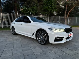 2017 BMW 5 серии 540i VII (G30/G31/G38), белый, 4150000 рублей, вид 1
