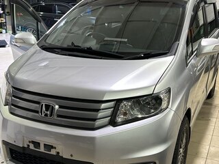 2012 Honda Freed Spike I Рестайлинг, серый, 1189000 рублей, вид 2