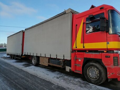 2002 Renault Magnum, красный, 2200000 рублей, вид 2